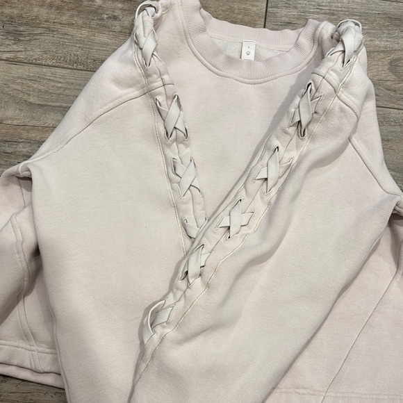 Lululemon Light Pink Cropped Sweatshirt with Lace-Up Sleeves Size 8 - Picture 3 of 7